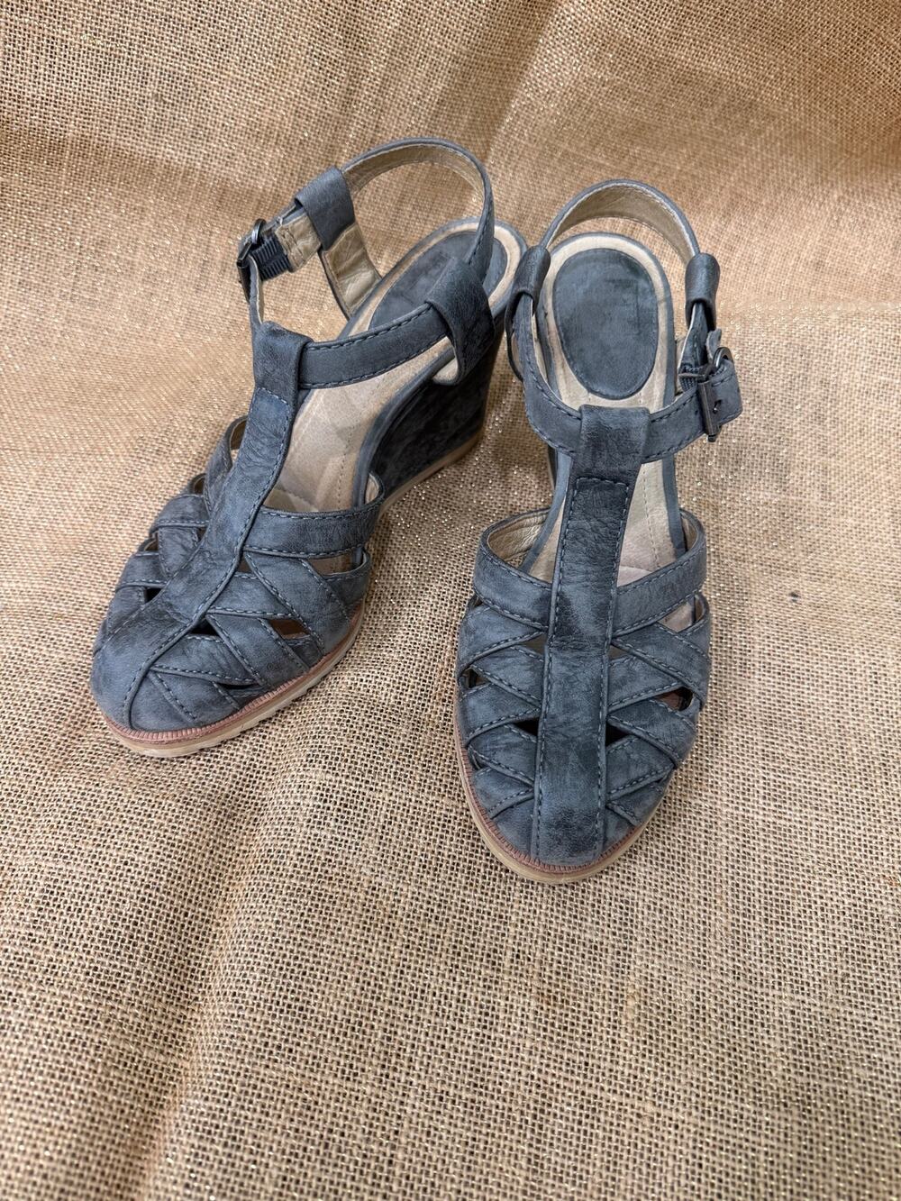 Frye Maye Fisherman sandals
